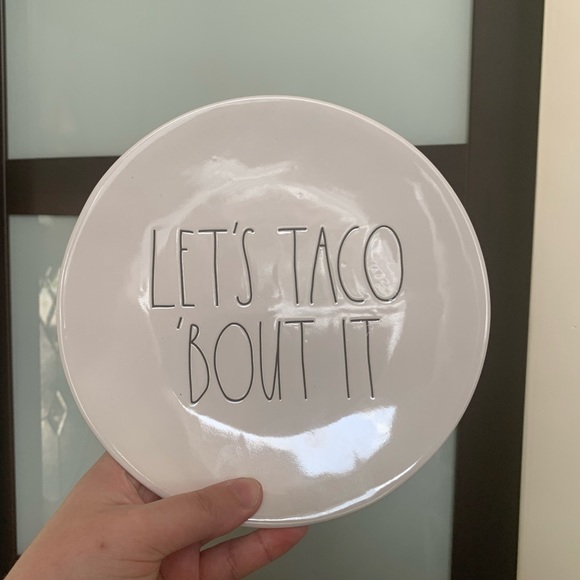 Rae Dunn Accessories - 🇺🇸 Rae Dunn LETS TACO ‘BOUT IT 🌮 plate
